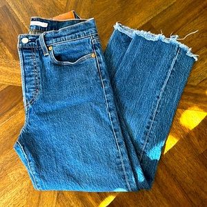 Levi's wedgie Straight Medium Wash Size 28
